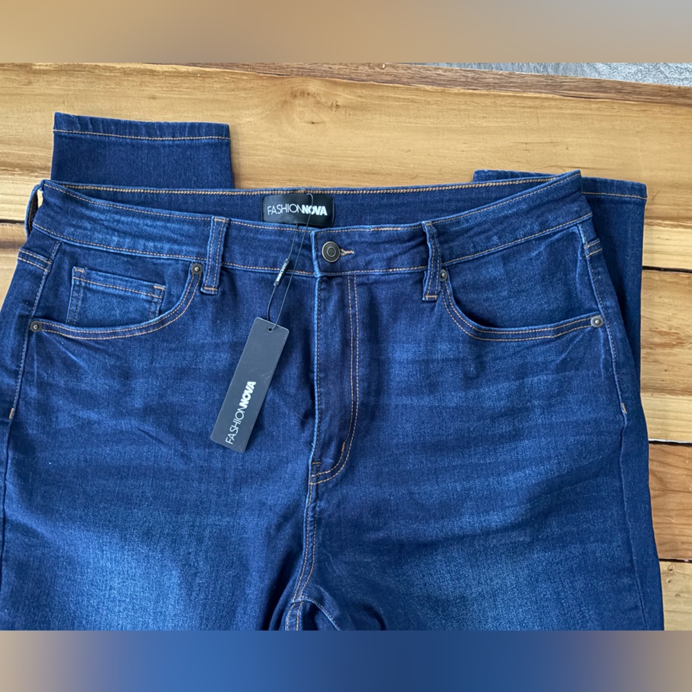 Control Curvy Stretch Skinny Jeans - Picture 2 of 3